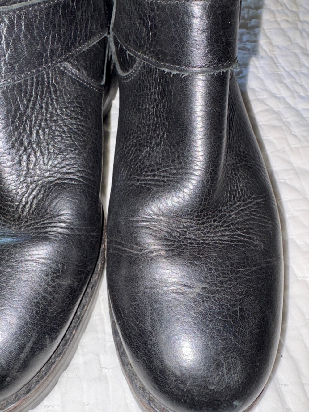 Frye Women’s Natalie Short Engineer Lug Black Leather Buckle Boots EUC 8.5 - Picture 10 of 11
